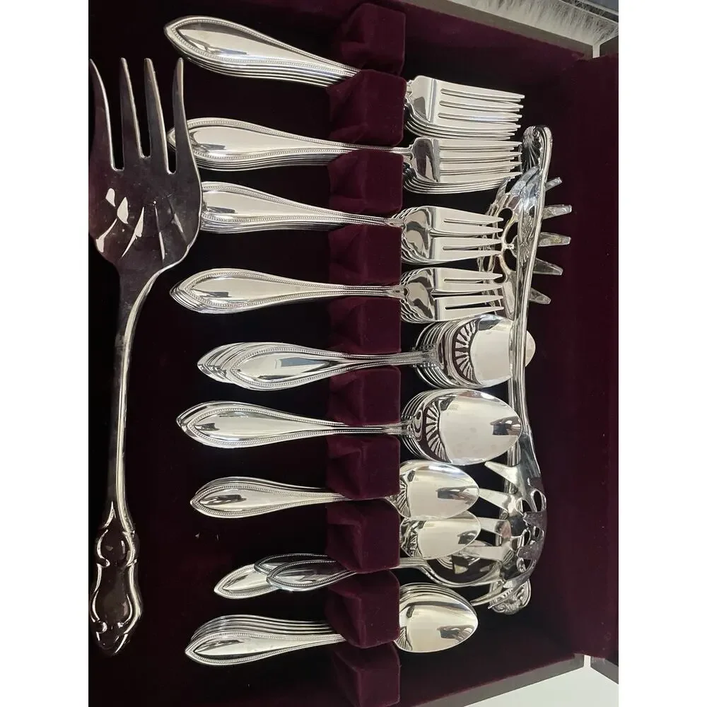 Oneida Community Flatware Set 64 Pieces Silver Arbor W/ Box Vintage plated